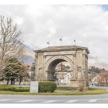 One-bedroom In Saint-christophe -ao- Senin